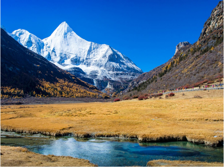 乌鲁木齐出发-私家团 自营私家团今北疆三湖8日|漫游阿勒泰+赛里木湖|五晚豪华酒店+喀纳斯禾木2晚景区住宿穿越阿禾公路|无人机航拍|含门票